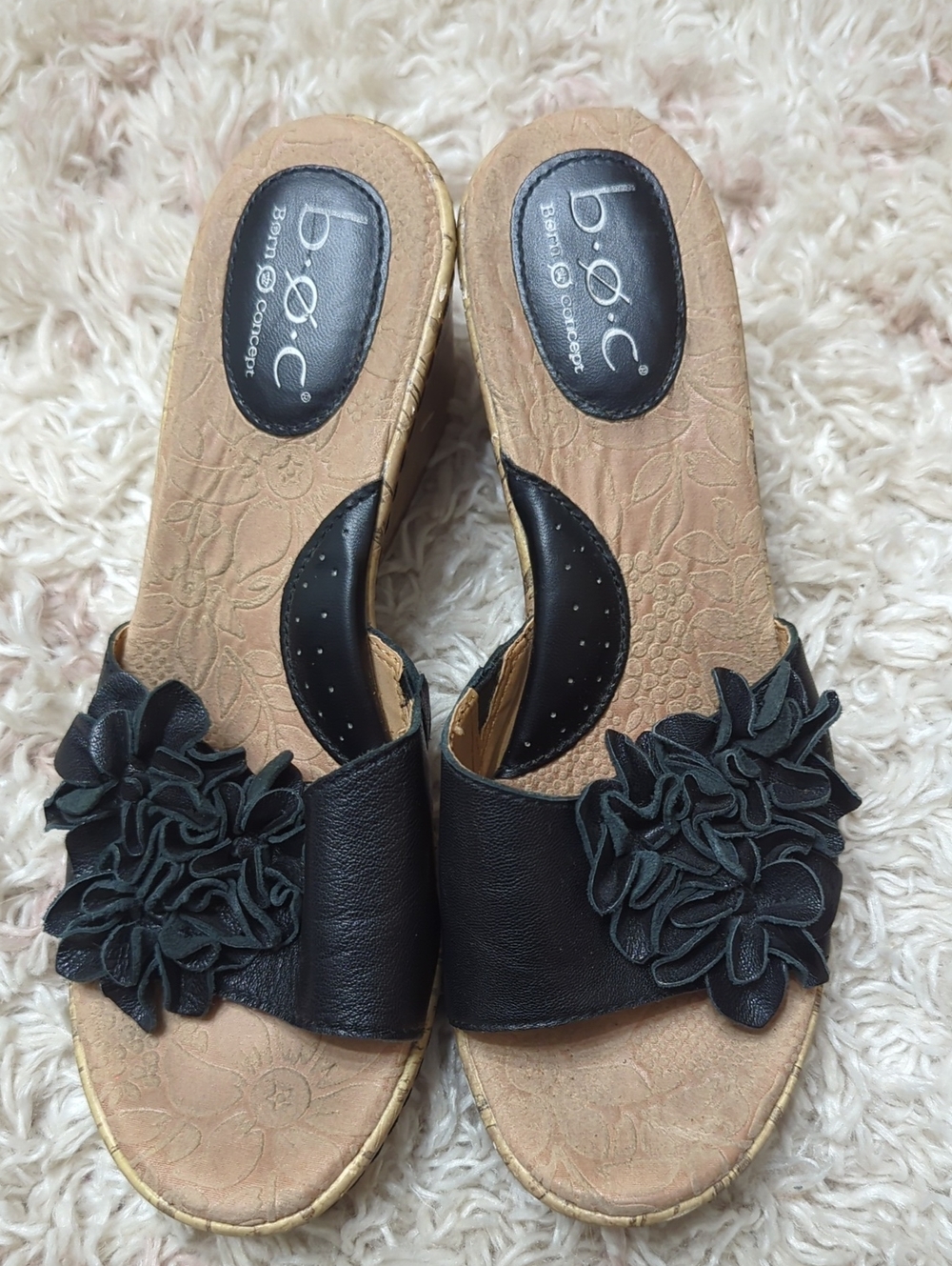 b.o.c Born Concept Black Floral Slide Sandals